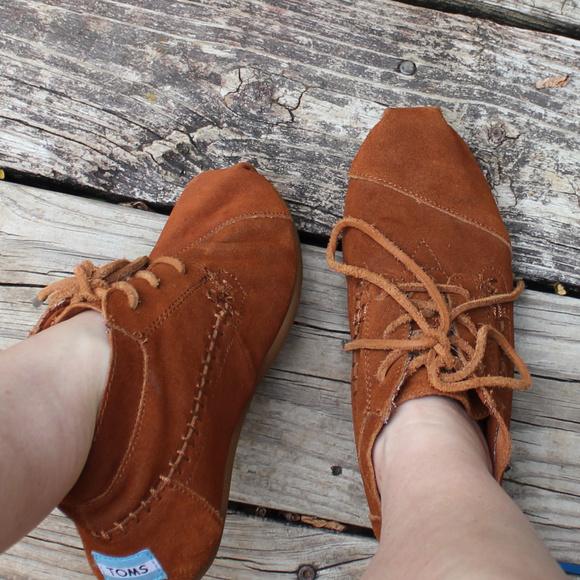 TOMS Suede Moccasin Lace Up Booties Chestnut W6 - Picture 8 of 8